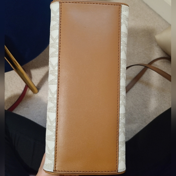 Michael Kors Brown and Cream Signature Satchel - Picture 7 of 15